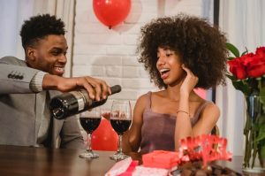 Dating Women - A Few Dating Tips | Amolatina Scam 2022
