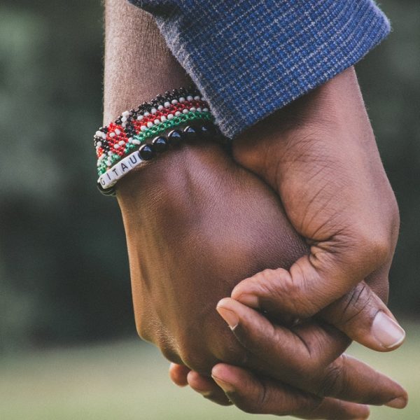 How to Tell if a Man is Interested in You | Amolatina Scam
