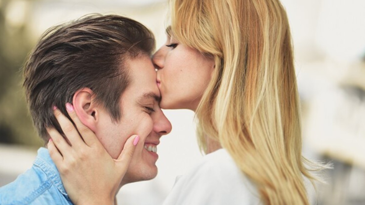 Significance of kissing the forehead